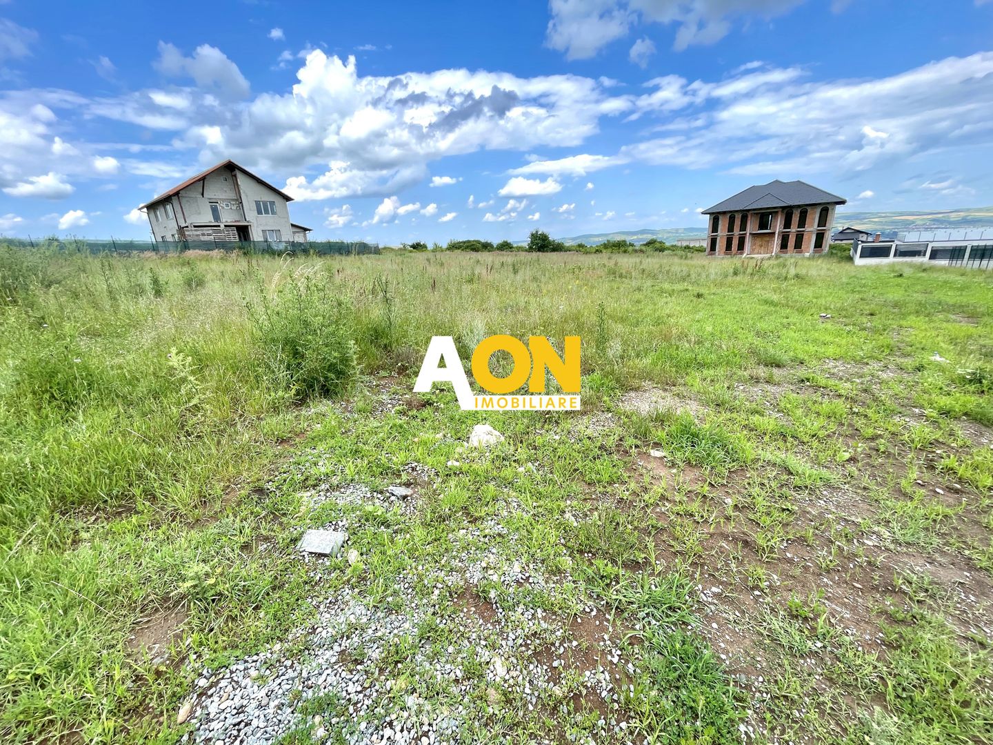 Teren cu autorizatie de construire, toate utilitatile, 685MP - Poză 1