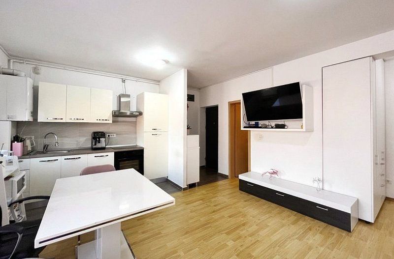 Apartament cu 3 camere, et 1, loc de parcare și spațiu de agrement, zona Lipovei - Poză 3