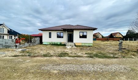 Casă Individuală Parter ,4 Camere, 490 mp Teren, Oradea