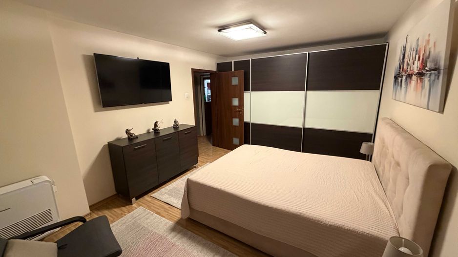 Inchiriere apartament 3 camere Drumul Taberei - Poză 2