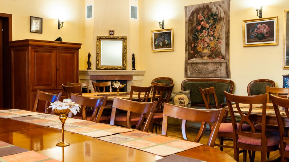 Vila 19 camere pretabila | azil batrani | gradinita | after school - Poză 4