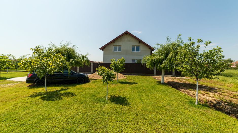 Nou! Casă frumoasă în Sâmbăteni - Poză 26
