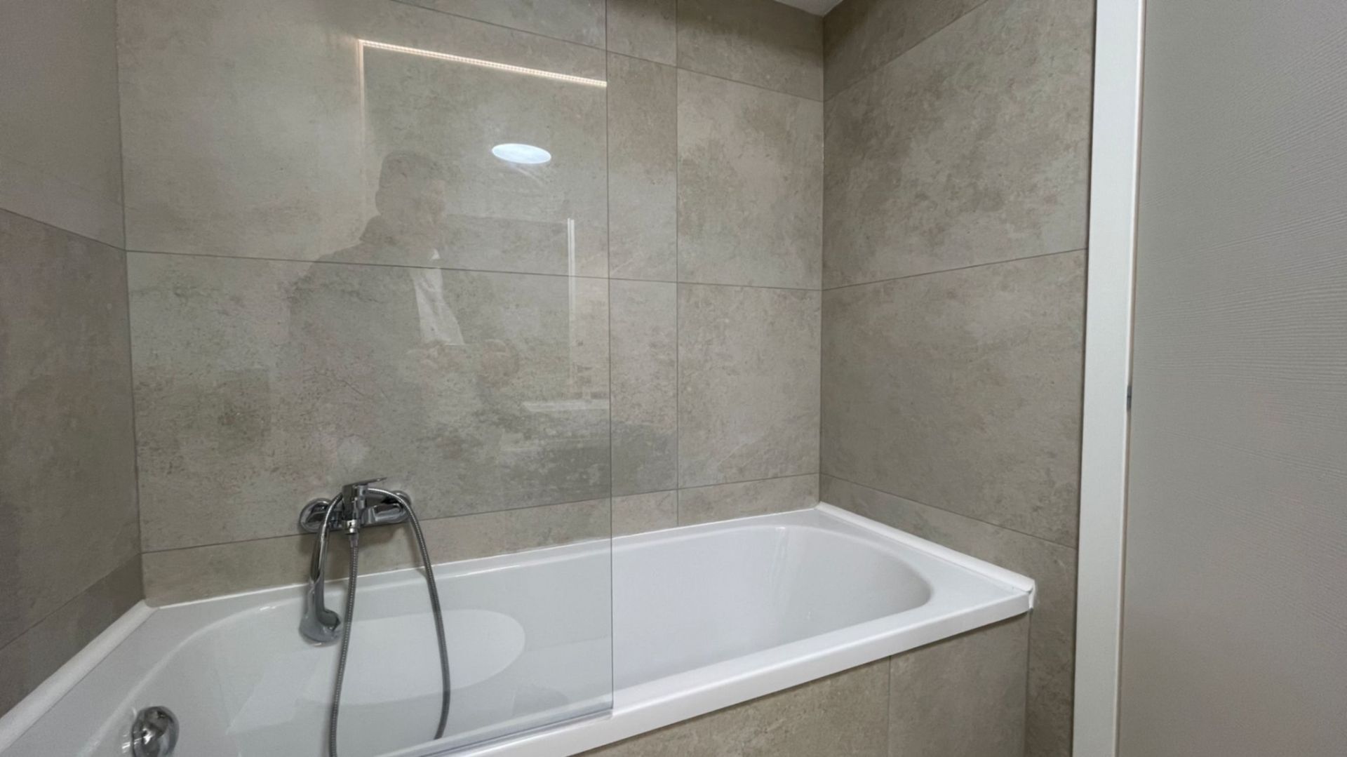 APARTAMENT 3 CAMERE PRIMA URBANA LOC DE PARCARE - Poză 8