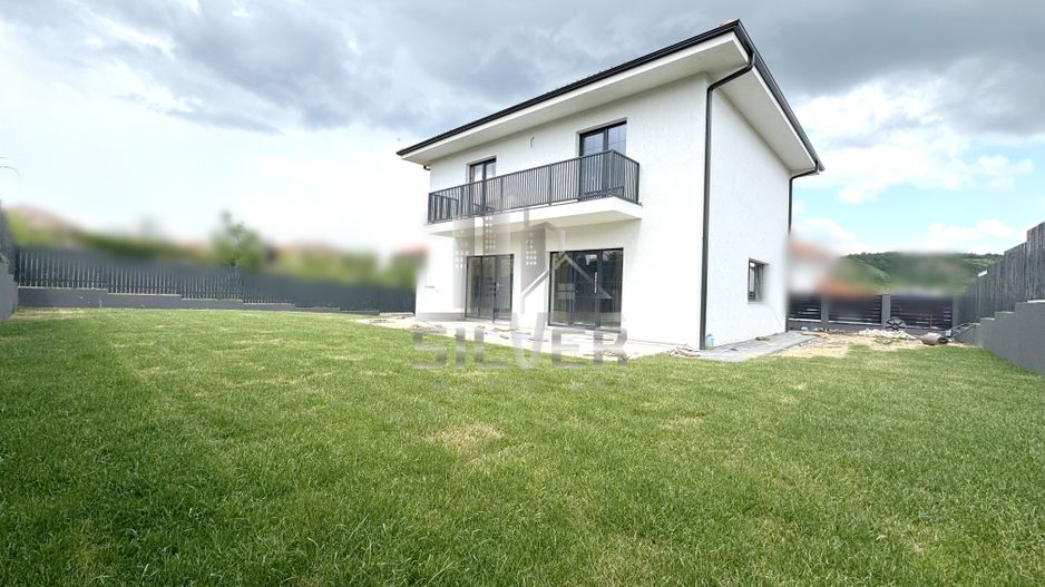 Casa unifamiliala cu teren de 500 mp in zona centrala. - Poză 2