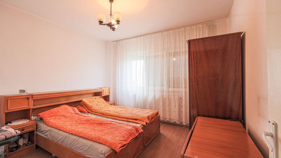 Rezervat Apartament cu 3 camere decomandat in Zona 300 - Poză 4