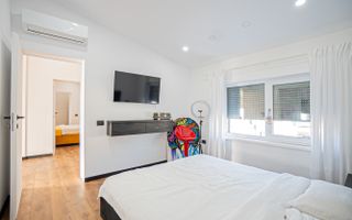 Lumina – Casa P+1E de vânzare, mobilată/echipata, cu piscină si garaj. - Poză 20