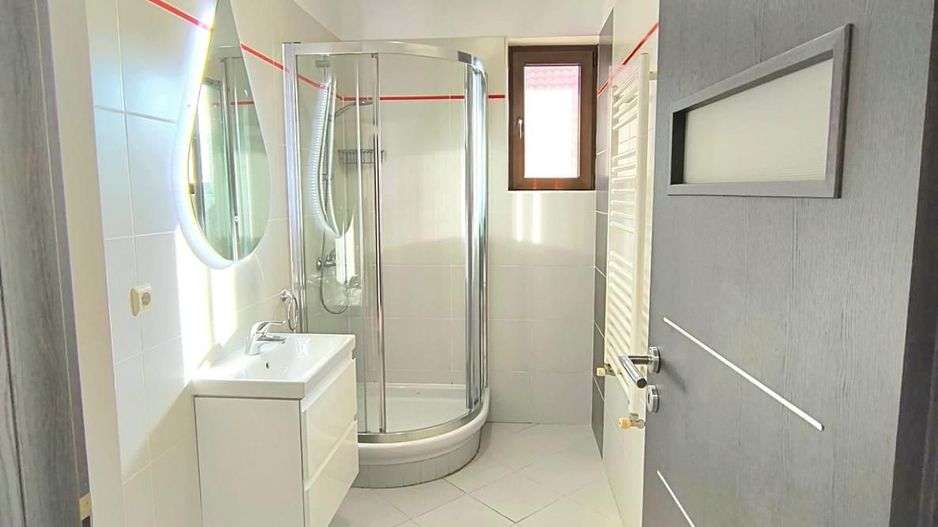 REA1026305 Apartament 2 camere cu loc de parcare si boxa incluse I Zona Baneasa - Poză 7