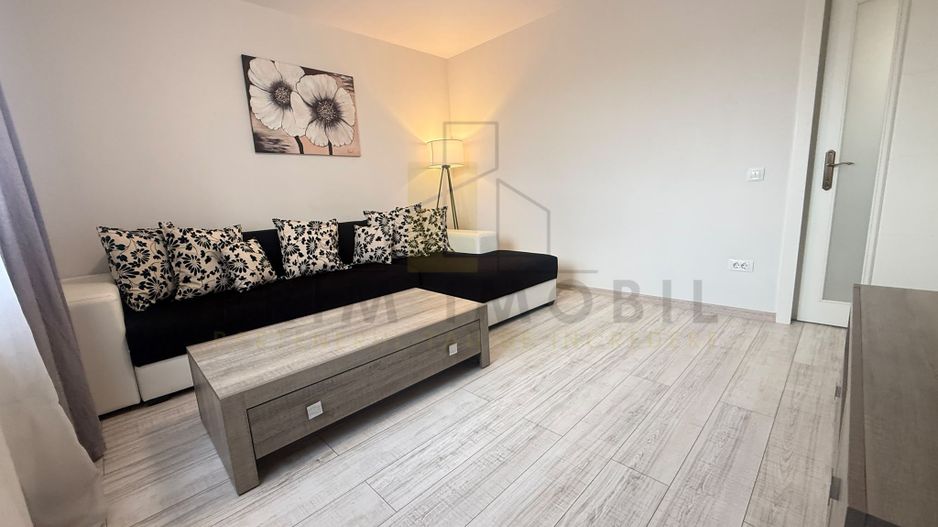 Apartament 2 camere, Hala Centrala, etaj 8, vedere panoramica, renovat - Poză 1