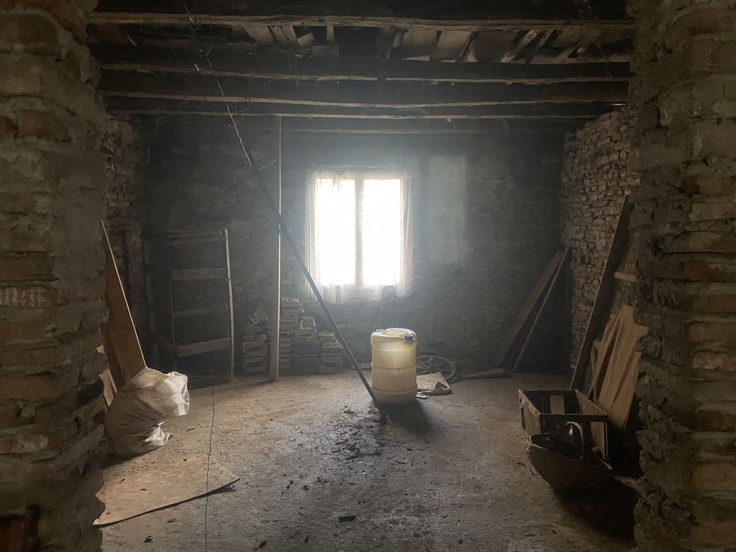 Vanzare casa cu 6 camere in Targoviste - vizavi de Colegiul Carabella - Poză 25