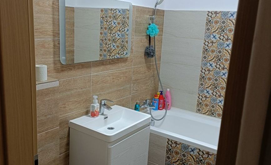 Apartament 3 camere de vanzare , et.2, 70 mp, renovat, zona Panduri - Poză 3
