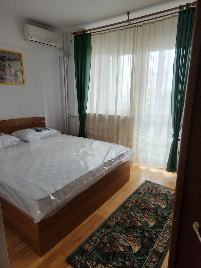 Apartament 13 septembrie Merriott - Poză 2