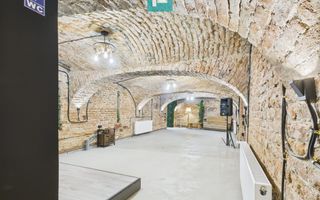 Eleganță subterană - pivniță exclusivistă Arad - Poză 37