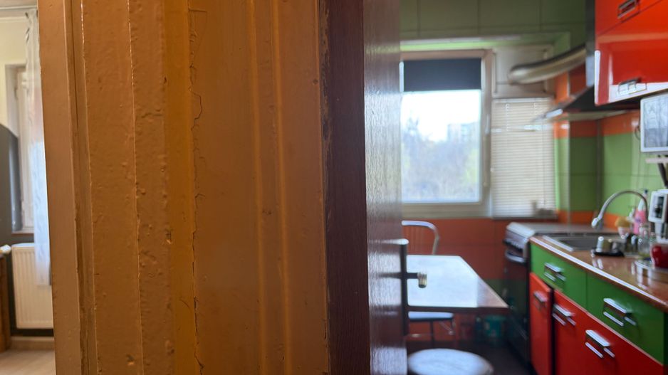 Apartament spatios cu trei camere, Brancoveanu, 80.000€ negociabil - Poză 10