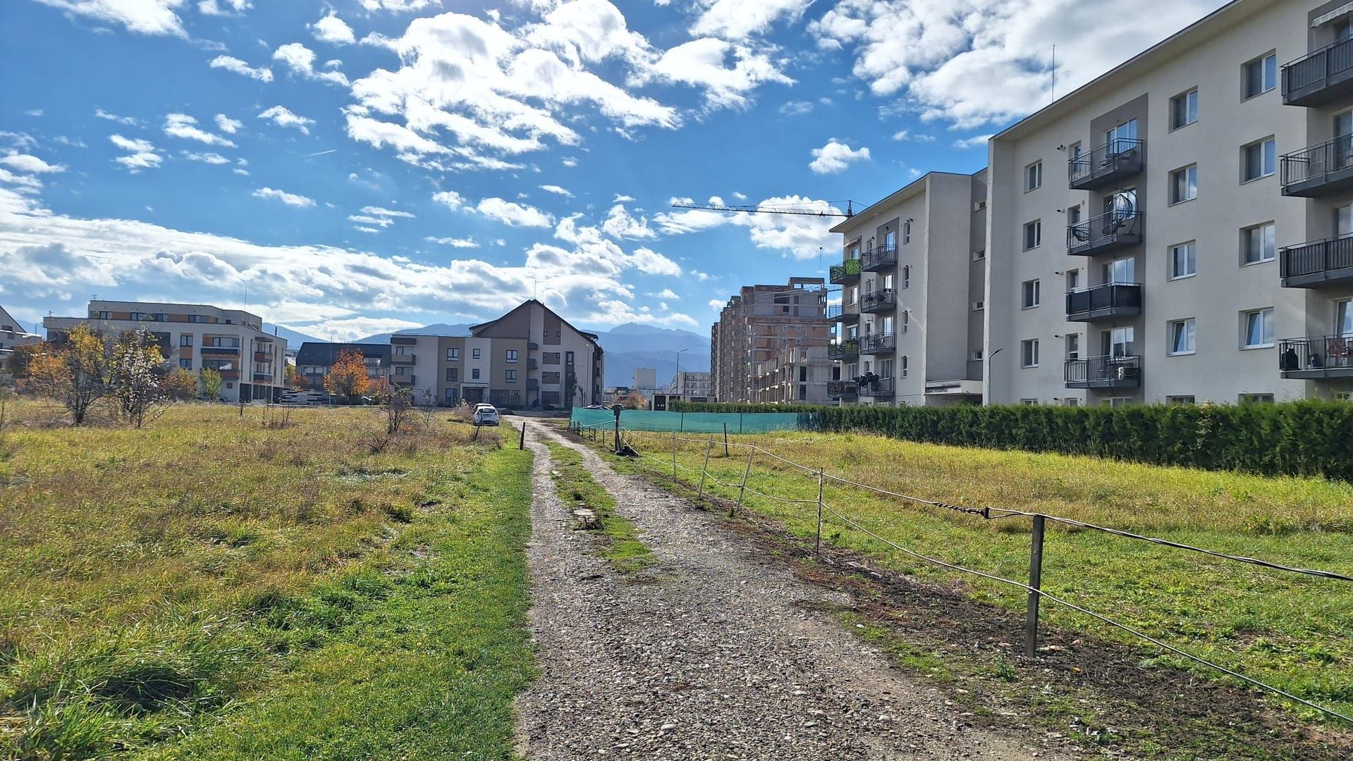 Inchiriere teren 1000mp in zona rezidentiala din Tractoru, 500 euro/luna - Poză 3