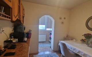 Apartament cu 3 camere | Zona Biserica Emanuel | Oradea - Poză 10