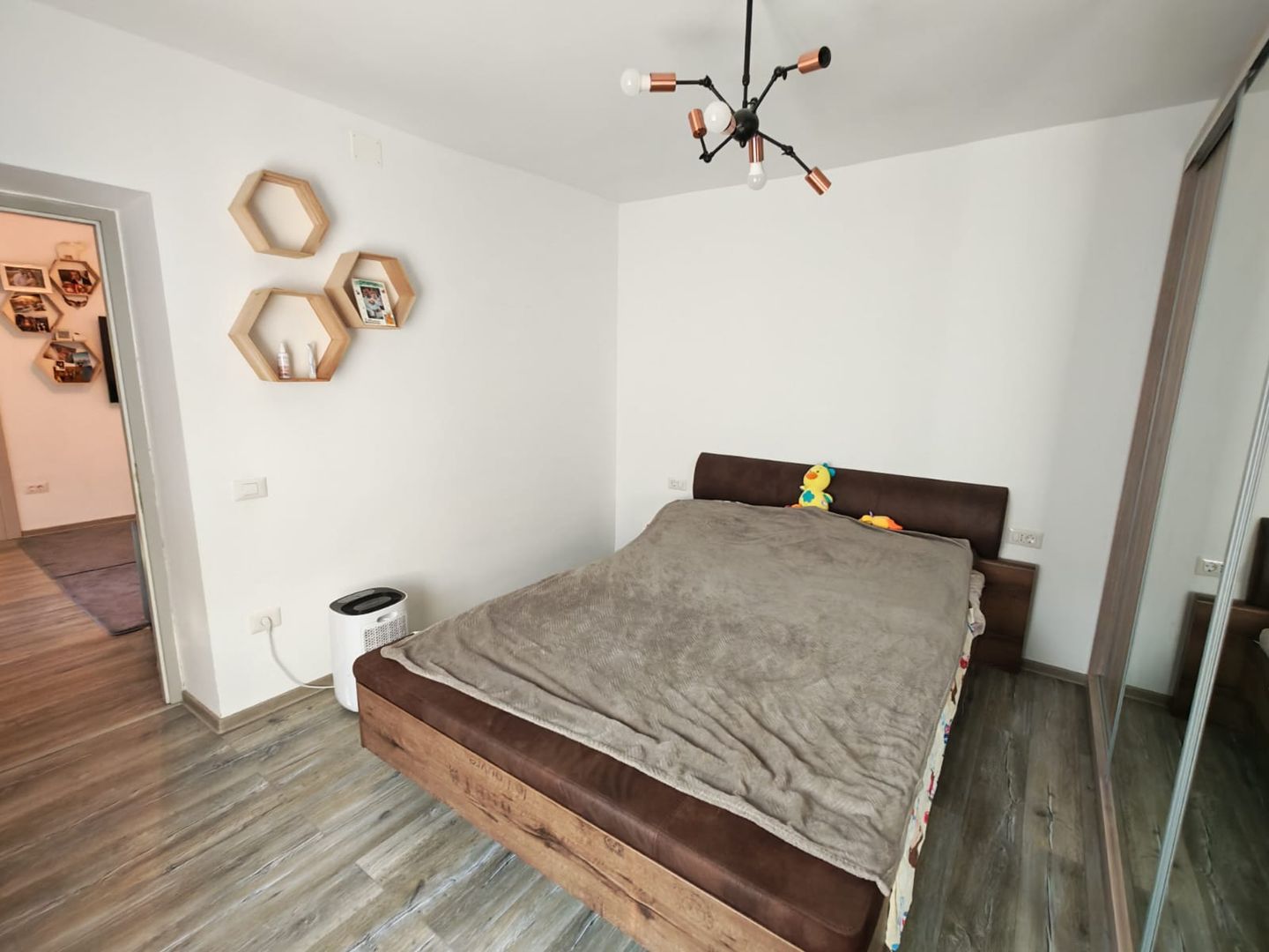 OVIDIU (Cod 01) Casa eleganta complet mobilata „la cheie” - Poză 6