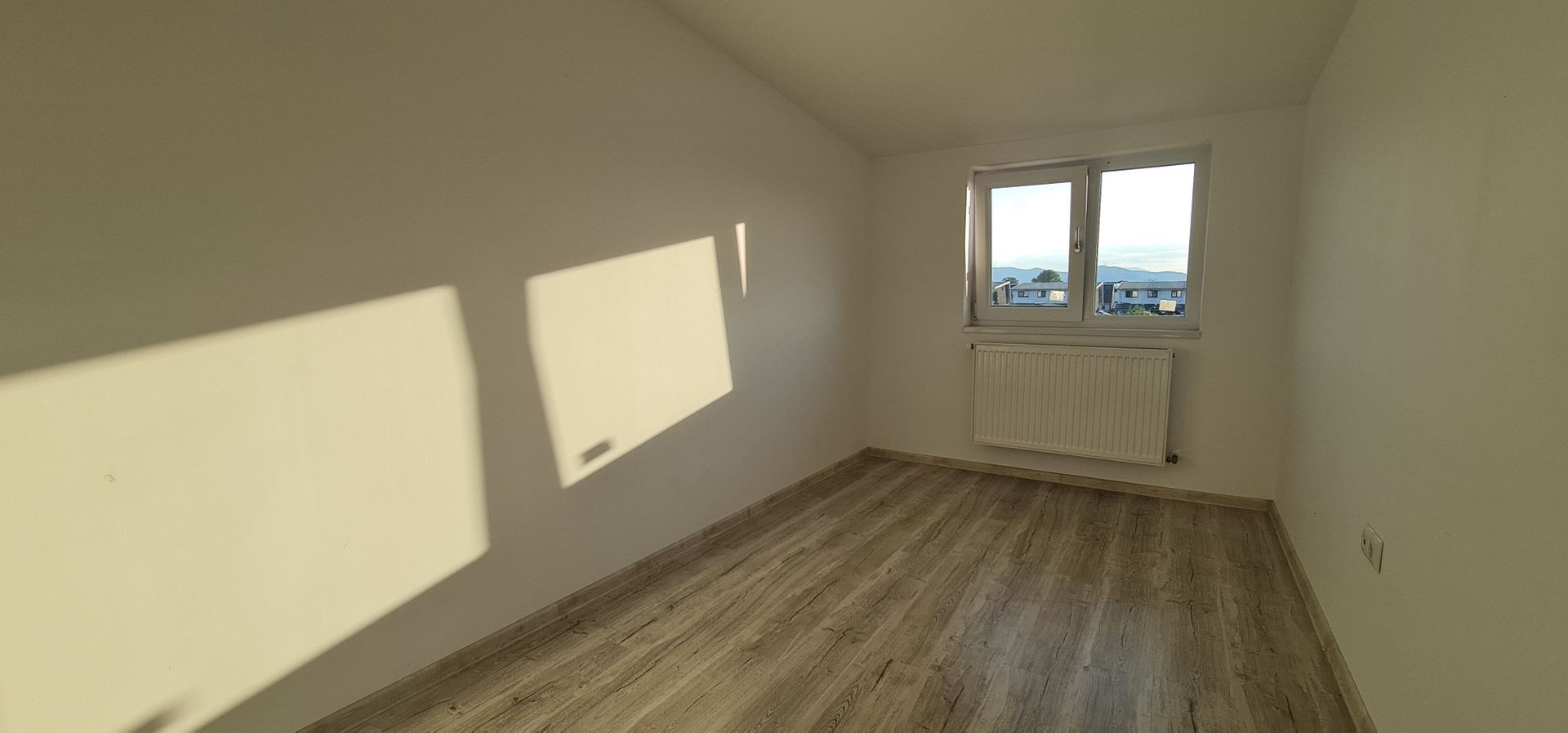 De inchiriat casa 4 camere bucatarie mobilata utilata Izvor - Poză 5