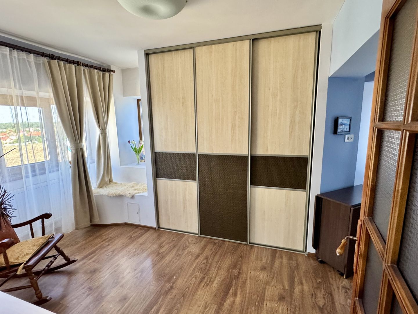 APARTAMENT SPATIOS SI LUMINOS - Poză 14