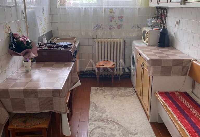 Apartamentcu 2 camere decomandate, priveliste deosebita. - Poză 4
