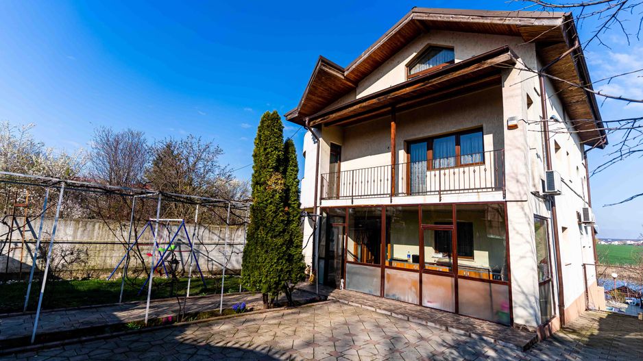 Casă / Vilă cu 6 camere de vânzare în Balotesti - Poză 6