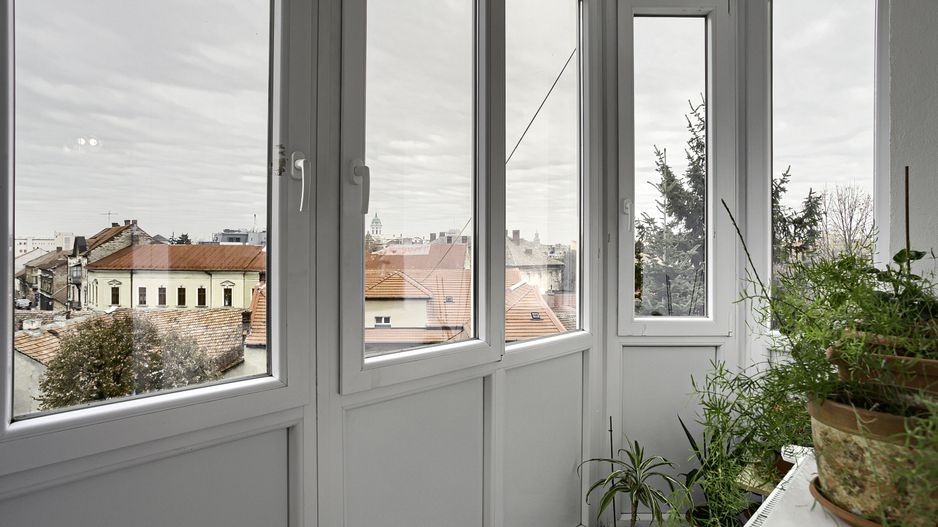 PROPRIETATE VÂNDUTĂ Apartament spatios cu 4 camere langa teatru - Poză 10