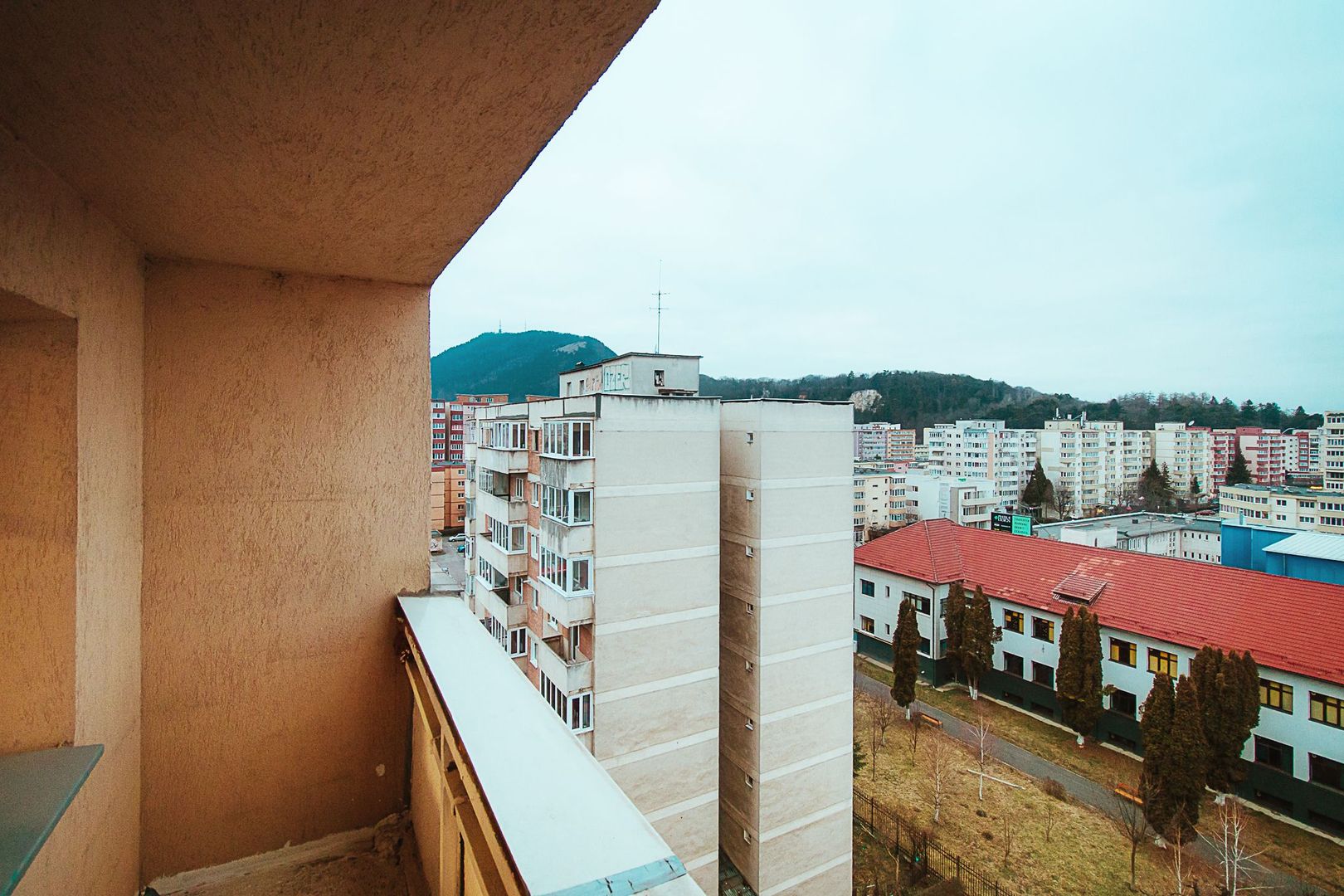 Ideal pentru o familie, toate facilitățile în apropiere - Poză 1