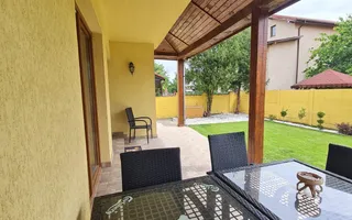 Vila spațioasă și recent renovată în Ghiroda! - Poză 25