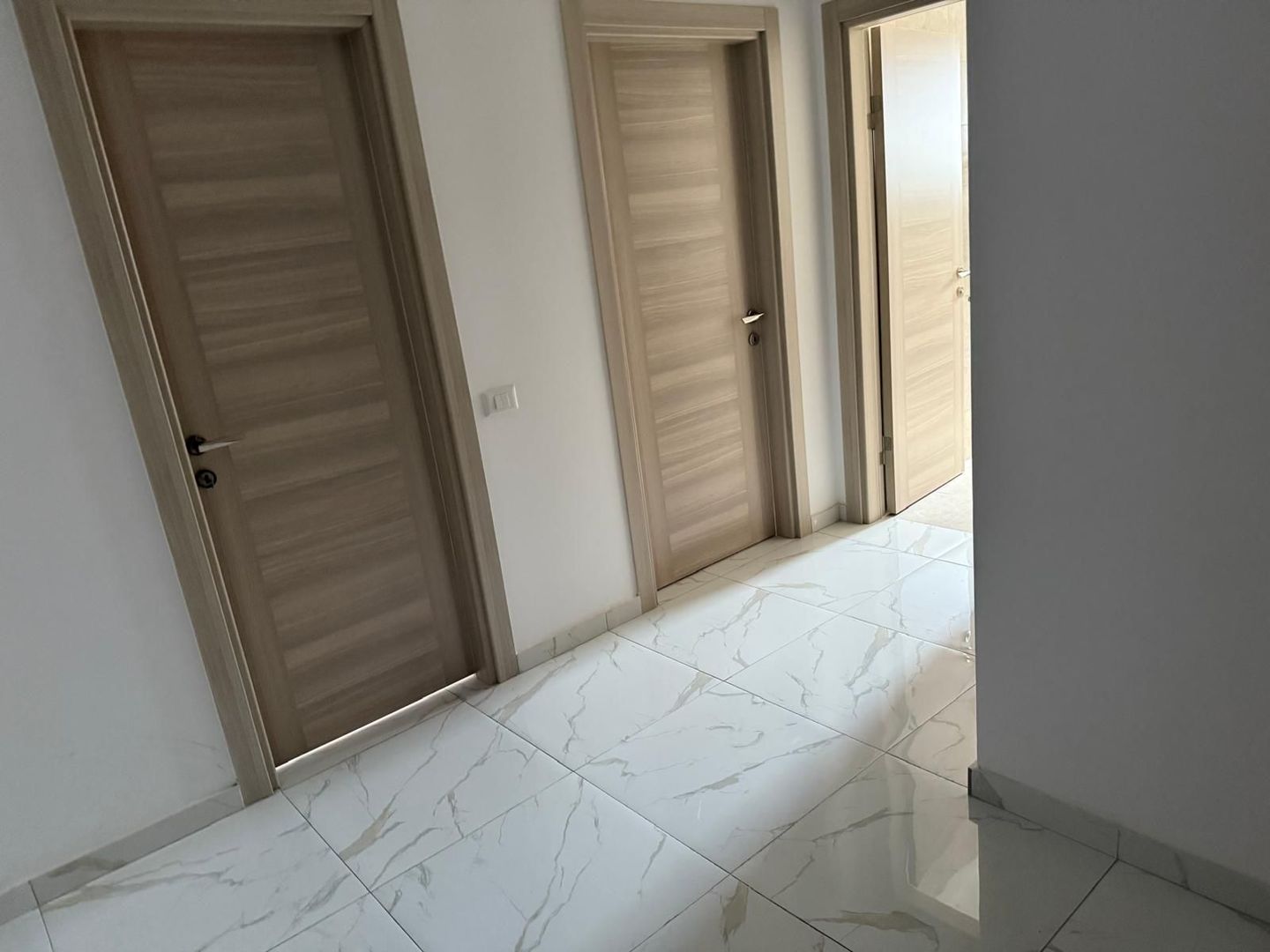 AP. 3 CAMERE- PARCARE INCLUSA, BUCATARIE INCHISA, CENTRALA PROPRIE - Poză 9