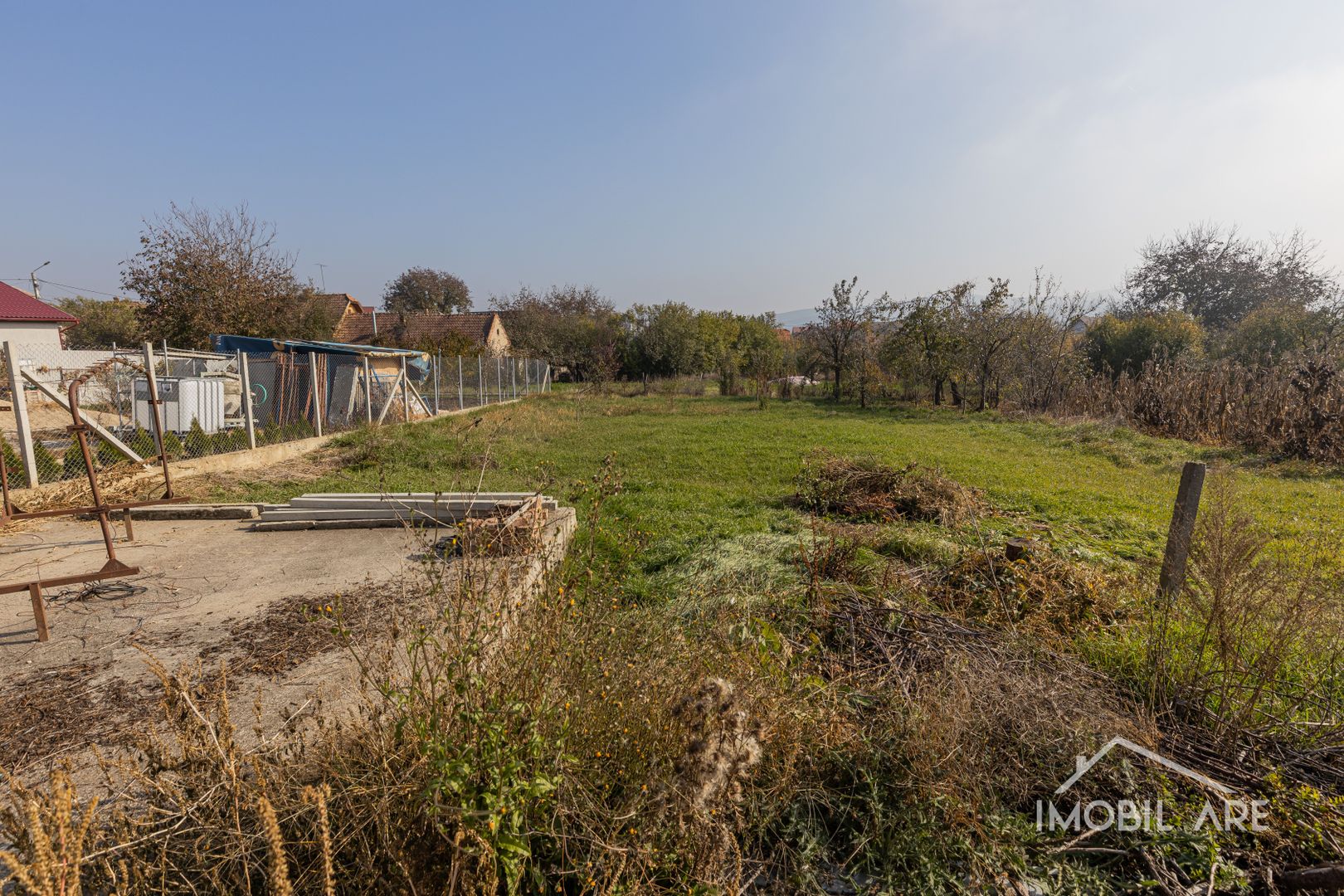 Casă spațioasă cu potențial de renovare și personalizare, în Viișoara - Poză 3