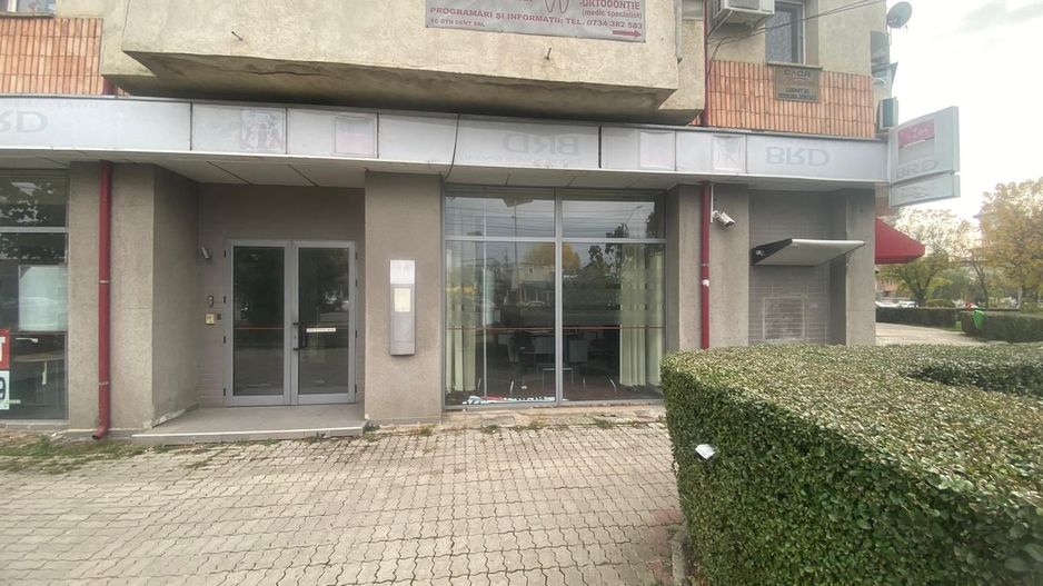 Spațiu comercial de închiriat-zonă ultracirculată, Micro 3 -Târgoviște - Poză 10