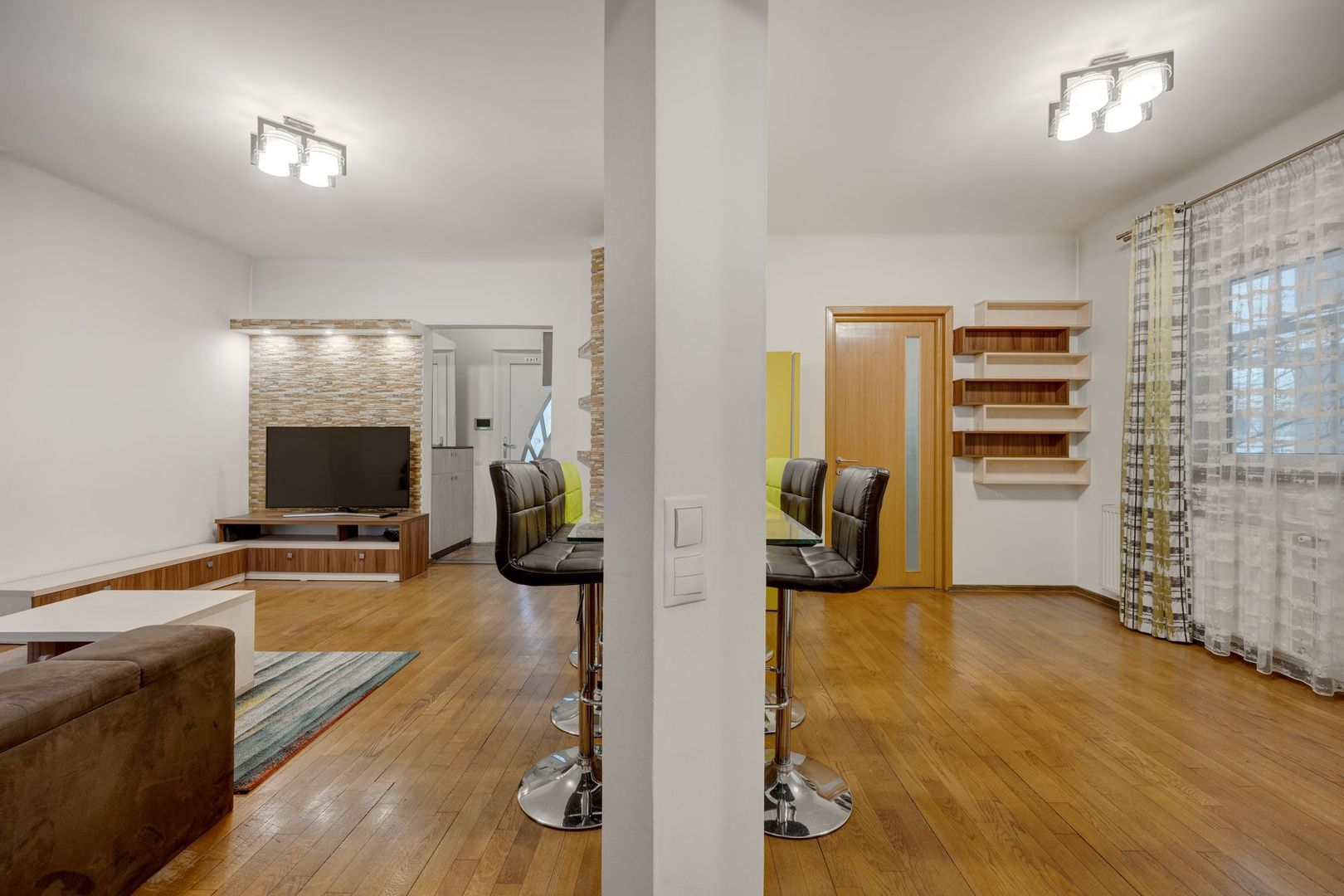 2 Apartamente  in Vila 5 Cam Metrou Basarab Gara de Nord - Poză 5
