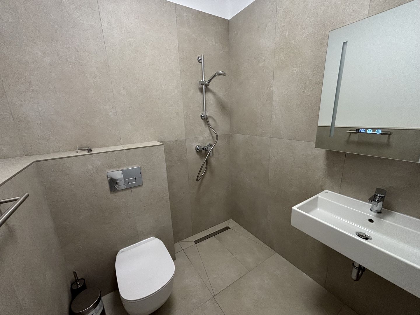 Apartament 3 Camere Decomandat | Terasă 23 mp cu Vedere la Lac + Parcare - Poză 8