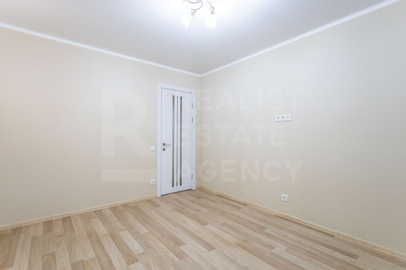 Vânzare, apartament, 2 camere, strada Florilor Rîșcani - Poză 4