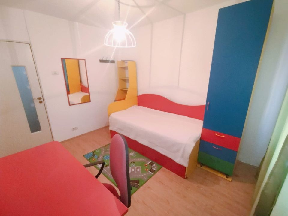 Apartament 3 camere, etaj 1, aproape de Facultate, zona Micalaca - Poză 11