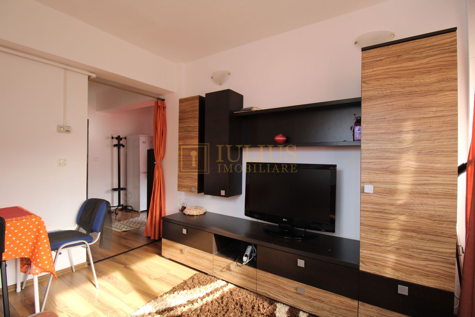 Vis a vis de Facultatea de Constructii, 2 camere, centrala proprie - Poză 1