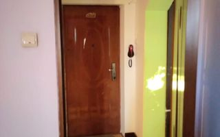 Apartament 2 camere 45 mp utili renovat etaj 3 in Cisnadie - Poză 3