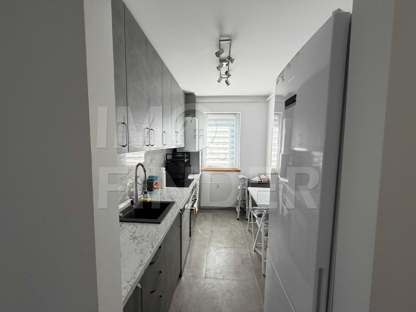 Apartament nou de 3 camere superfinisat, cartier Bună Ziua - Poză 2