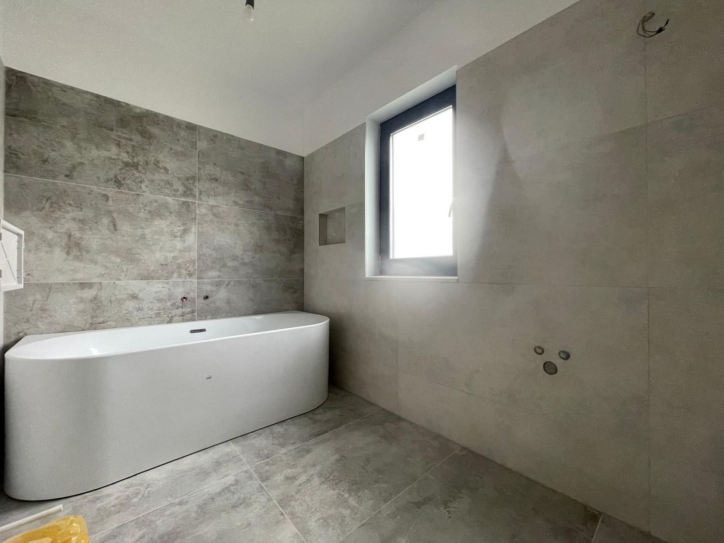 Duplex-4 dormitoare- despartit prin garaj -SUPER POZITIE - Poză 13