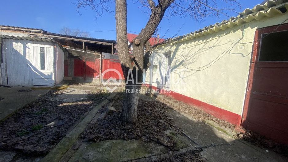 Murfatlar (COD 07)Casă bătrânească locuibilă cu teren de 300 mp - Poză 9