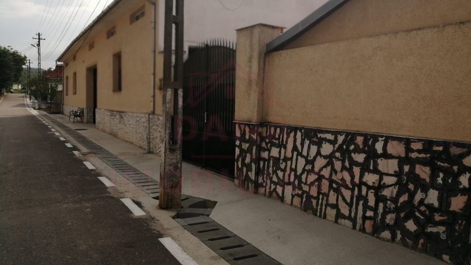 PROPRIETATE CU 2 CASE ȘI CURTE\VALEA TIMIȘULUI\JUD.CS - Poză 1