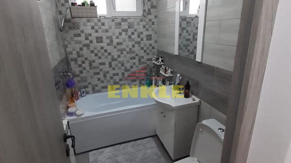 De vanzare apartament cu doua camere, zona Marchian - Poză 7