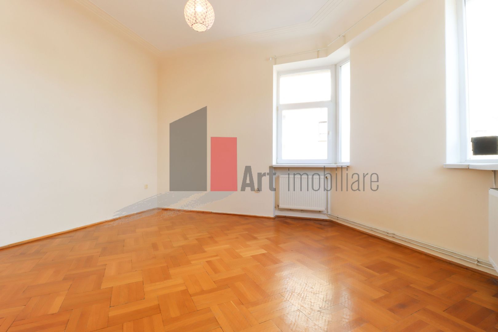 Apartamentul "DEKORA", bloc Art Deco, interior compartimentat de exceptie - Poză 16