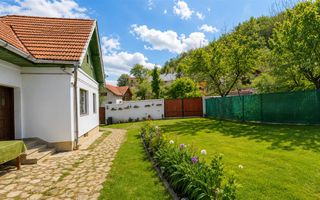 In cadru de poveste, pe 1.800 mp teren, Sacele, Brasov - Poză 3