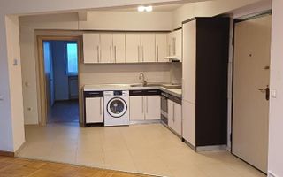 Inchiriere apartament  ultracentral 3 camere - Vedere catre Piata Constitutiei - Poză 1