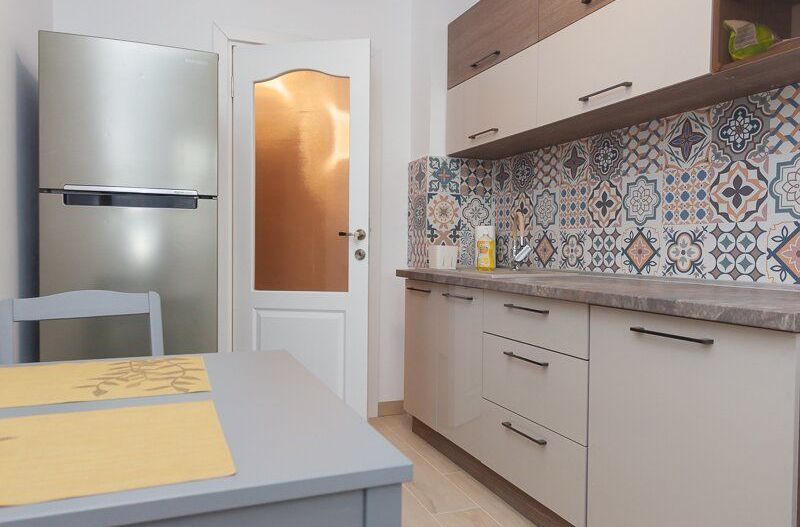 AP. 2 CAMERE- RAHOVA, BUCATARIE INCHISA, MOBILAT/ UTILAT MODERN - Poză 4