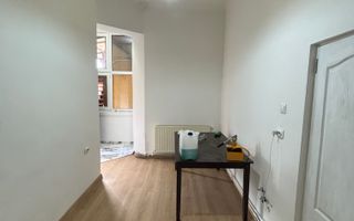 Apartament 2 camere,curte comuna/4 proprietari - Poză 6