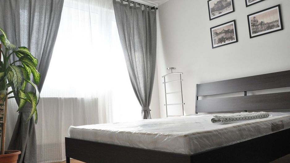 Apartament 2 camere de vânzare, Ultracentral, centrala proprie, fara risc. - Poză 1