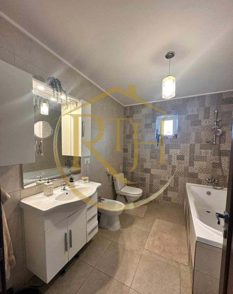 Oferim spre vanzare 1/ 2 Duplex mobilat si utilat in Mosnita Veche! - Poză 5