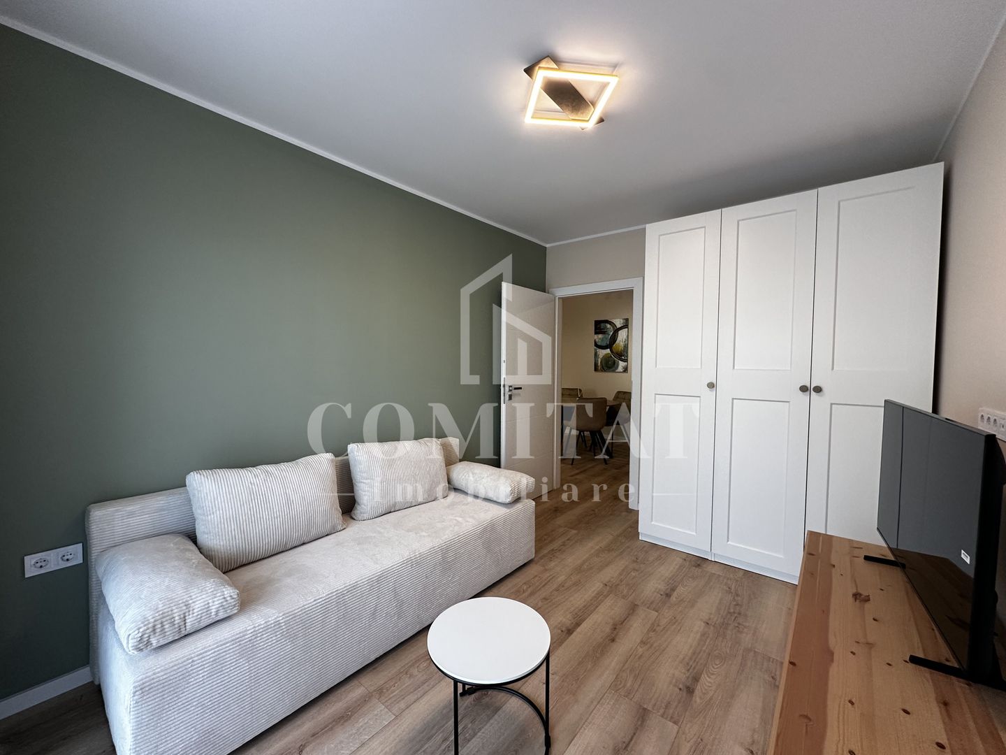 Apartament la cheie | 2 dormitoare | Etaj intermediar | Eroilor - Poză 3