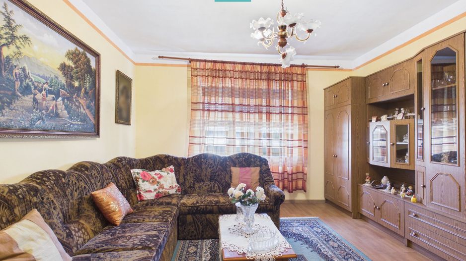 Casă cu 3 camere din văiugă în Macea - Poză 3